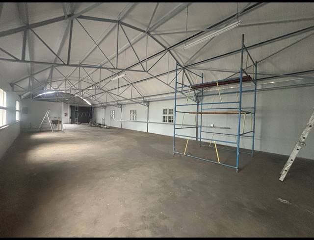 200M² WAREHOUSE TO LET IN STRAND INDUSTRIA